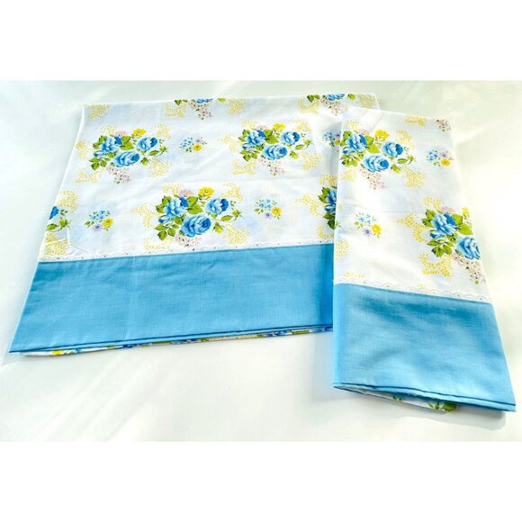 Vintage 70s pillowcases set, pair of blue, yellow floral pillow shams - Picture 8 of 8